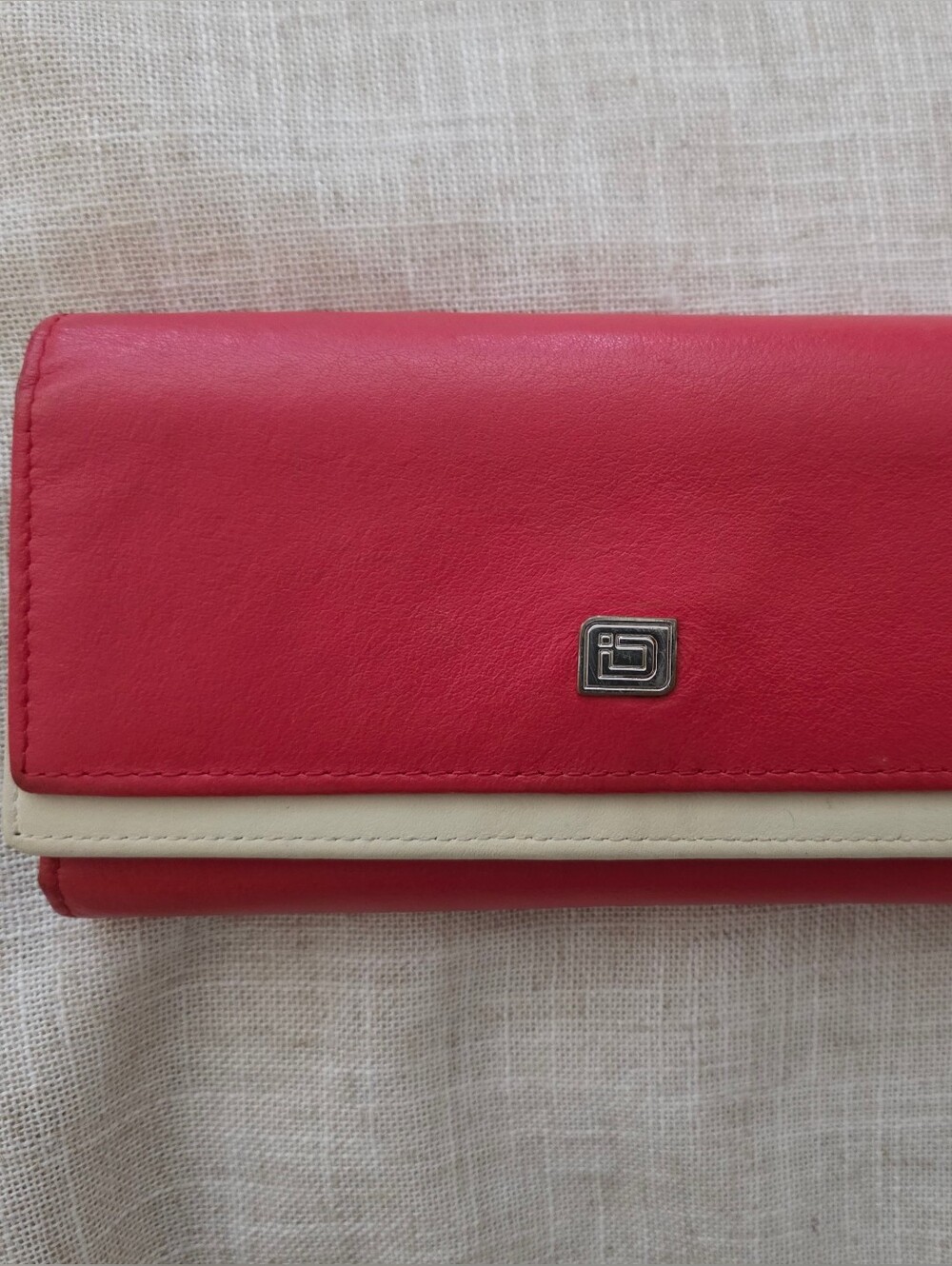 Identity Stronghold Leather Women's Wallet in Red and Ivory Casual Classic‎ Work